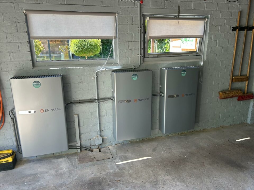 Enphase thuisbatterij met off-grid systeem